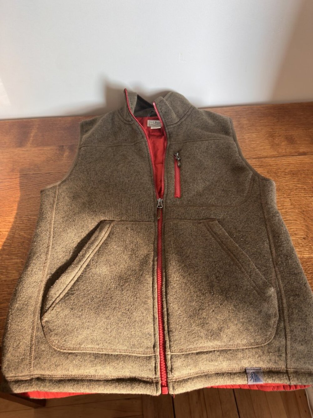 L.L BEAN MEN'S SMALL REG VEST.